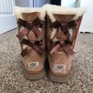 Bailey Bow Chestnut Uggs